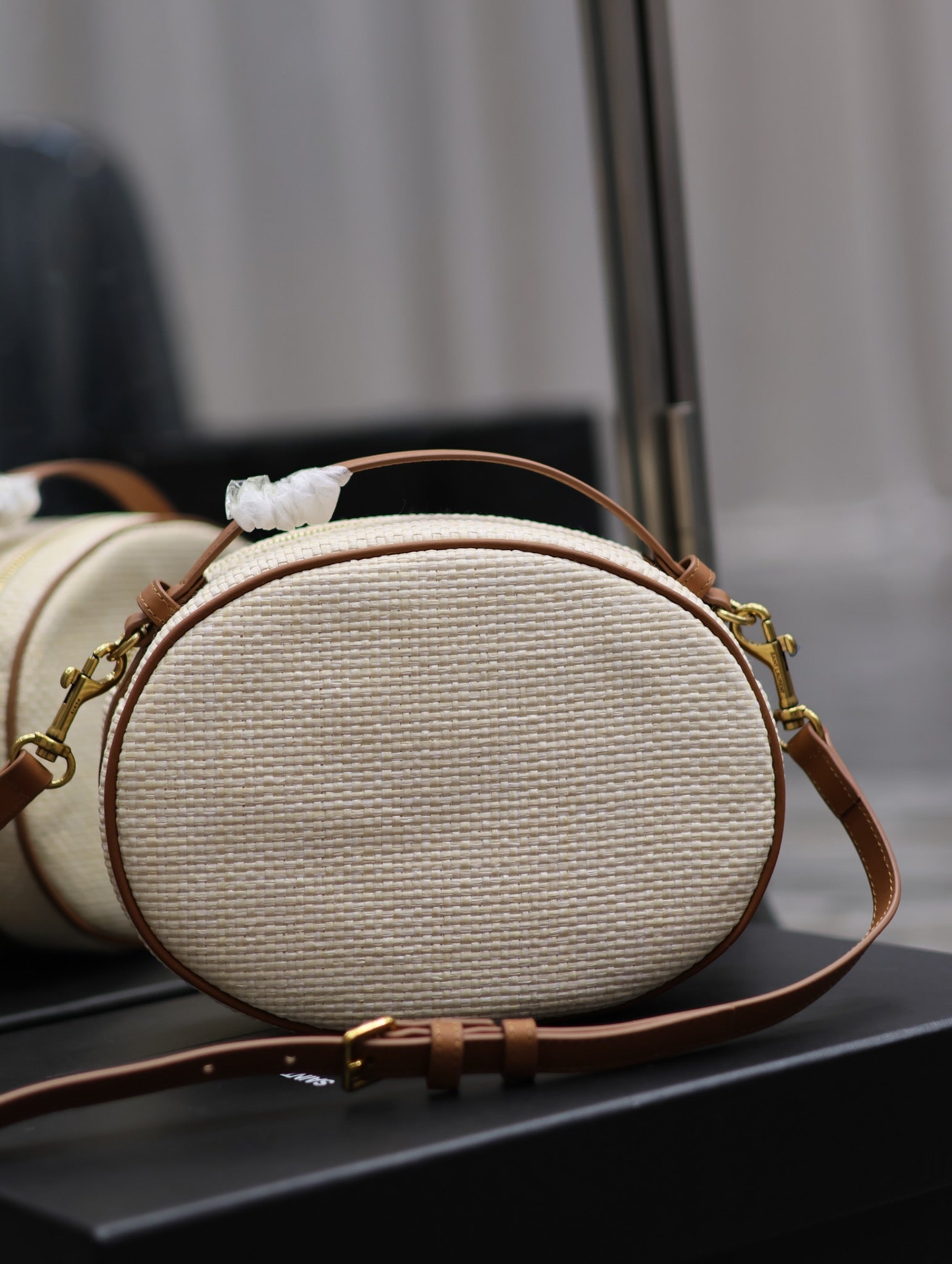 YSL Leather-trimmed raffia shoulder bag - 22×16.5×6cm